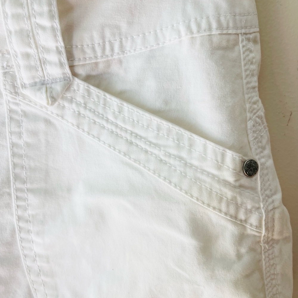 Capris - Picture 4 of 6
